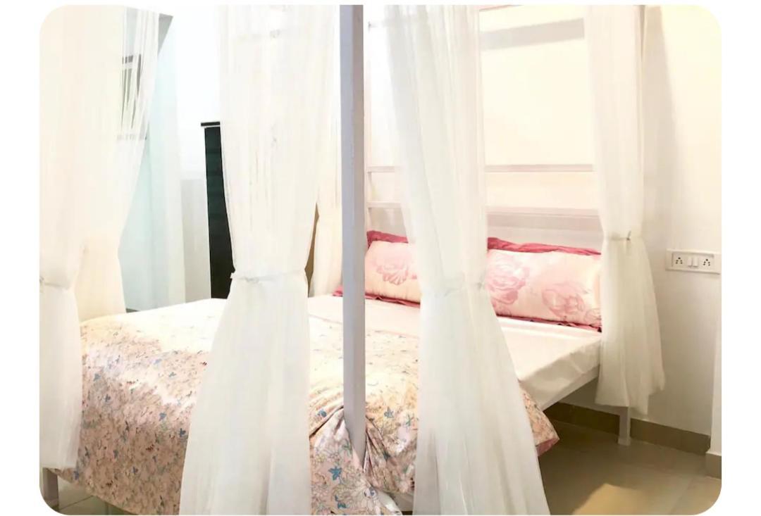 Lighthouse Bnb Indore Bagian luar foto